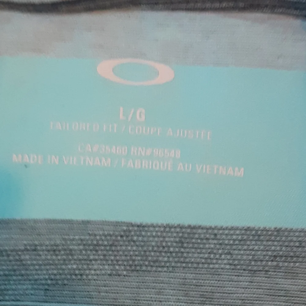 * OAKLEY LATERAL POLO. SIZE LARGE - Picture 3 of 10